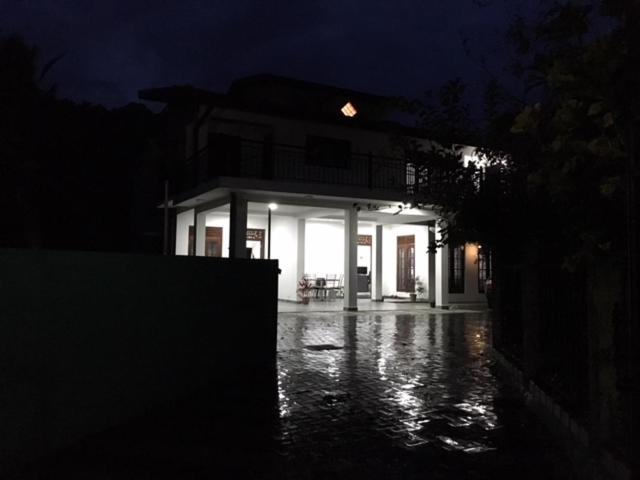 Slightly Chilled Forest Villa Sirimalwatta ภายนอก รูปภาพ